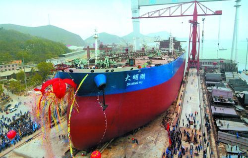 15.9万载重吨原油轮
